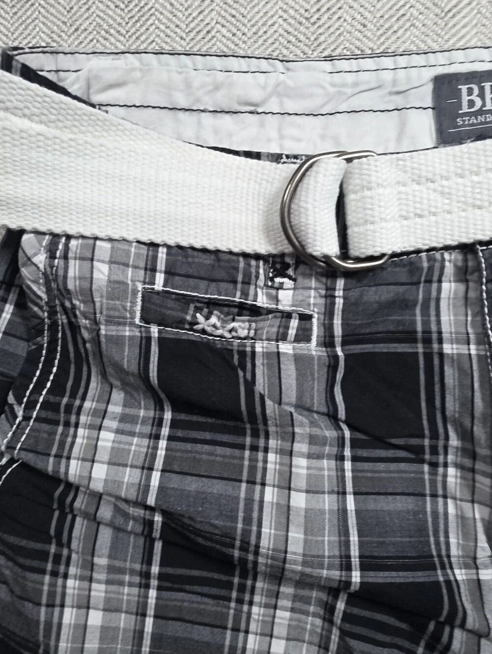 BKE Lodge Men's Plaid Shorts Belted Size 32 Black Grey White Standard Fit